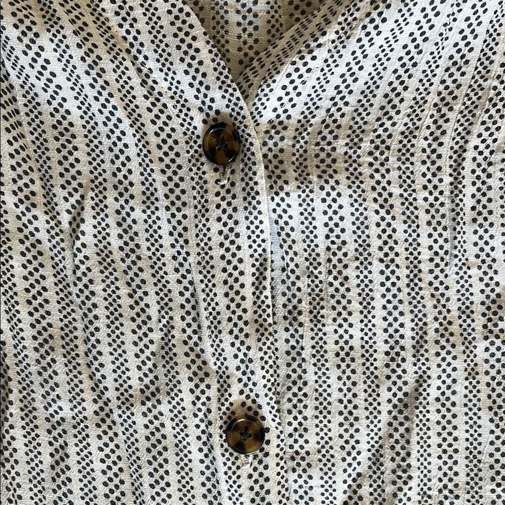 Pattern Button-Down Top - Picture 4 of 10